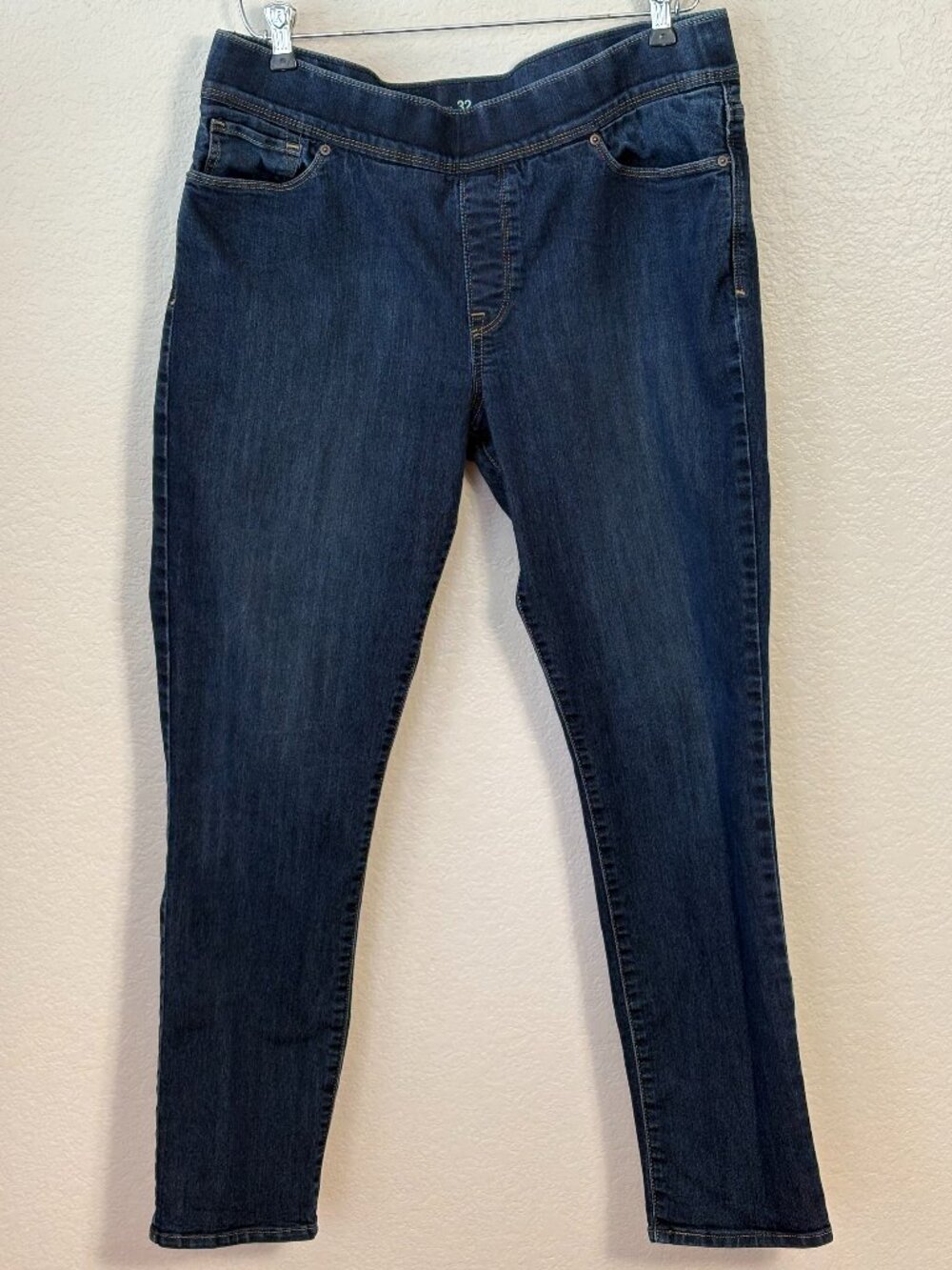 Levi's Women's Pull On Skinny Jeans Size 32 Dark Wash Stretch Mid Rise Comfort